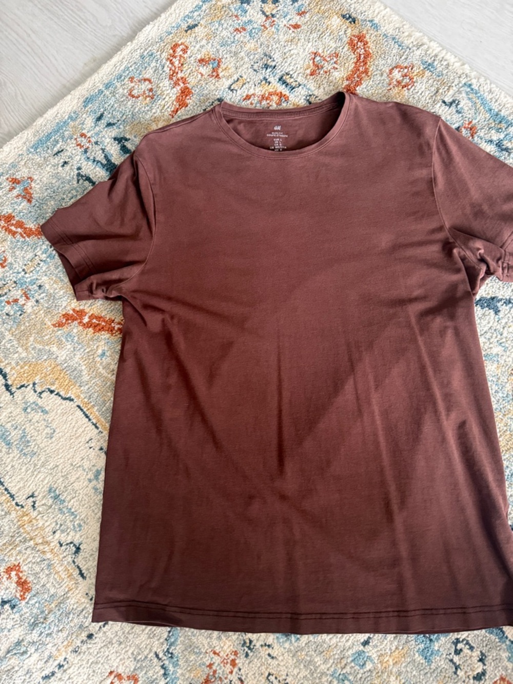 H&M Men’s Crew Neck T-Shirt in Maroon